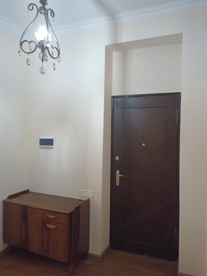 Spacious One Bedroom Apartment In The City Centre Jerevan Eksteriør billede