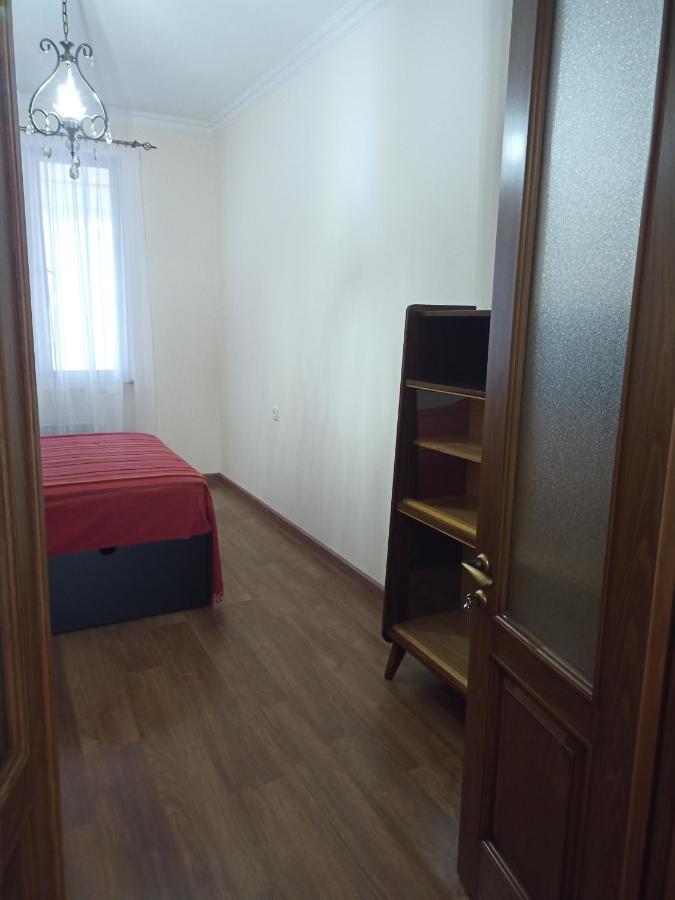Spacious One Bedroom Apartment In The City Centre Jerevan Eksteriør billede