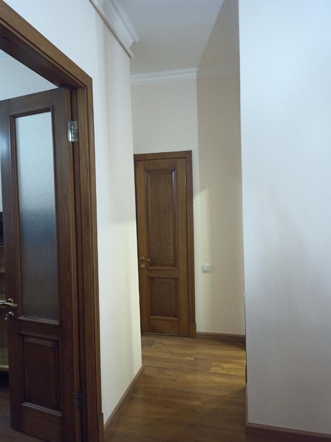 Spacious One Bedroom Apartment In The City Centre Jerevan Eksteriør billede